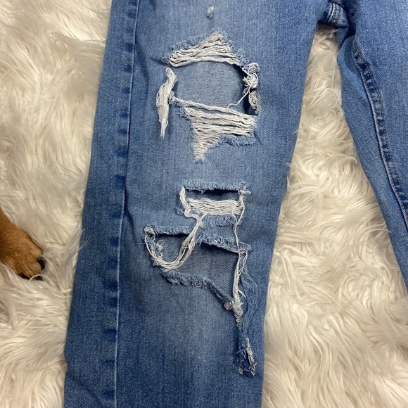 Refuge Denim “Mom” Style Ripped/Distressed Juniors Jeans - Picture 6 of 9